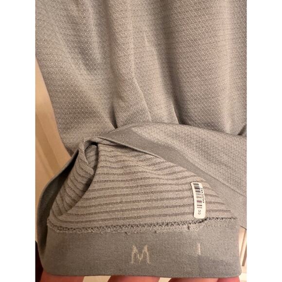 Lululemon Metal Vent Tech Shirt - Size Medium, Light Grey Blue - Picture 3 of 5